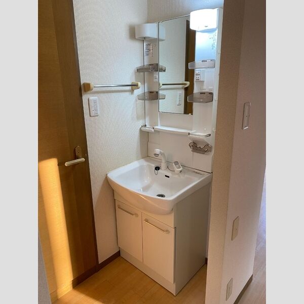 ベルドール101号室 洗面所