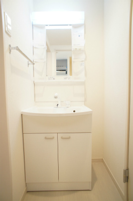 リブリ・サンモール戸塚1階 洗面