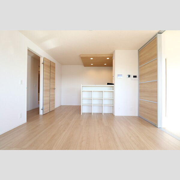 アベニール大倉山202号室 LDK12.6帖