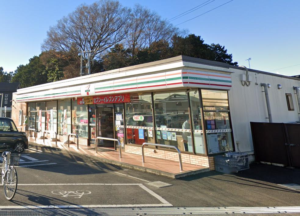 オレンジヒルズ101号室 【コンビニエンスストア】セブンイレブン 小田原下堀西店まで686ｍ