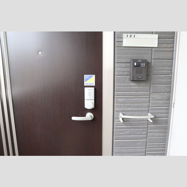 REGALO(レガーロ)101号室 玄関ドア