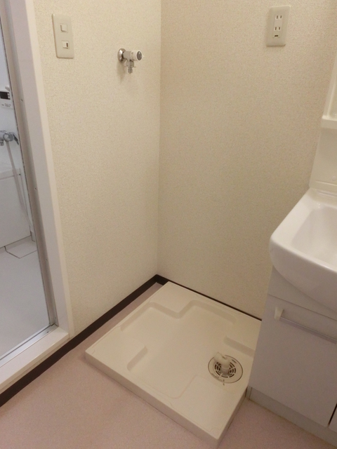 アムールキタイ0102号室 室内洗濯機置場　※現況優先