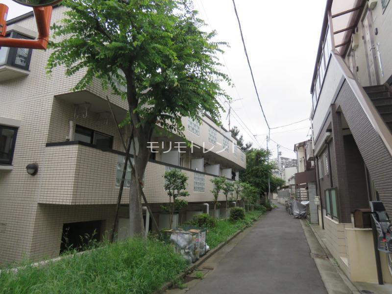 クレッセント三軒茶屋地下1階 外観