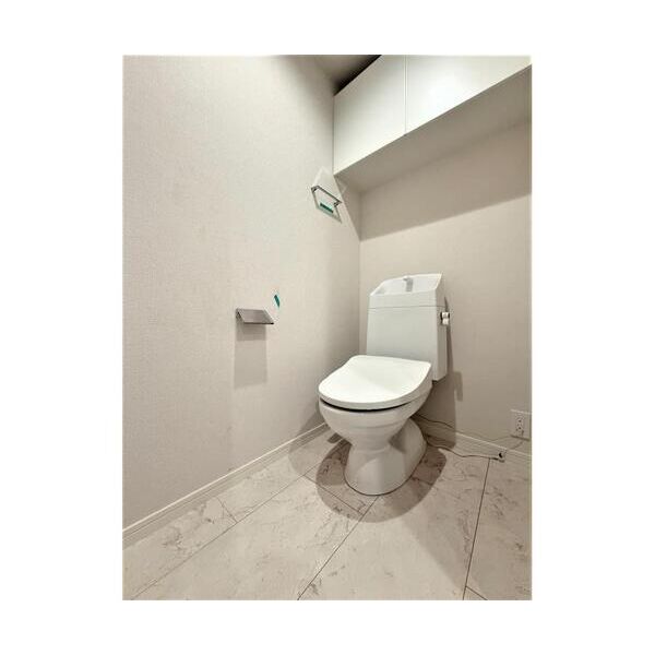 LUGEND大宮201号室 トイレ