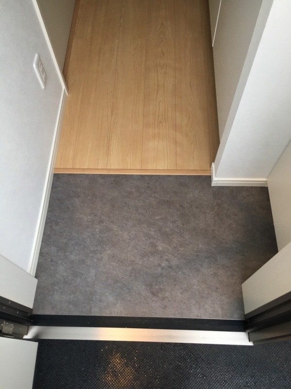 シャルム赤塚2階 玄関