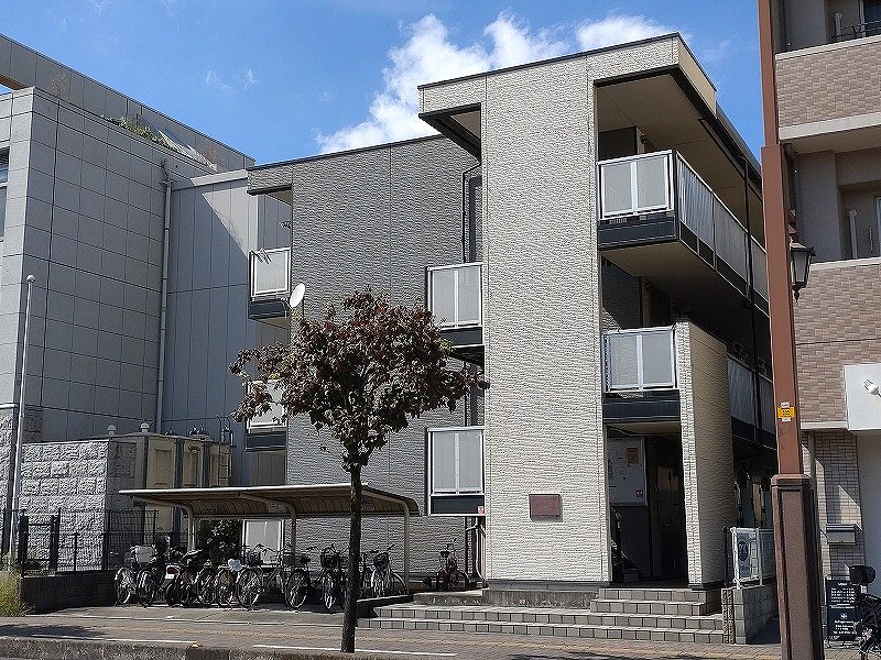 レオパレスムーブメント鶴瀬の外観画像