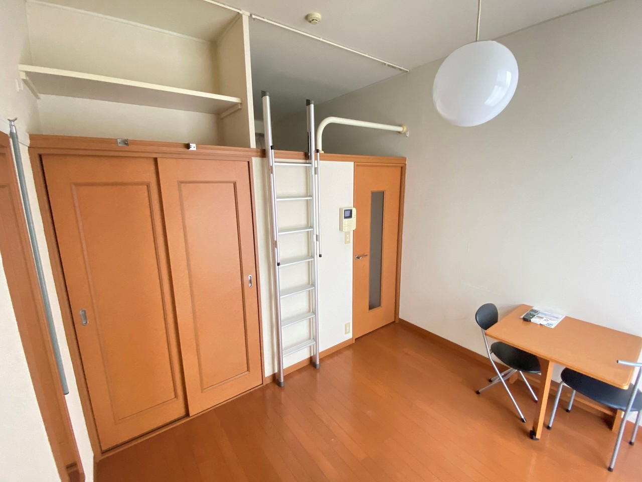 レオパレスセラビ リビング