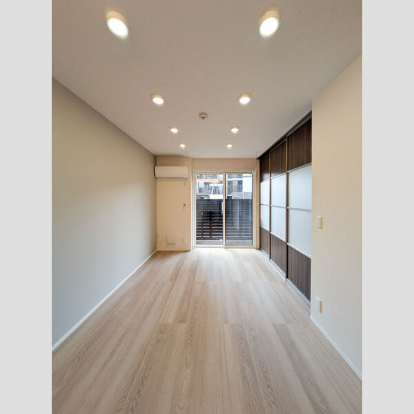 ノーブルラフィネ土呂町103号室 リビング