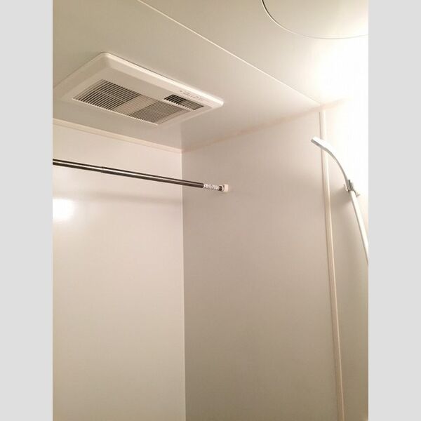 モナリエ中浦和102号室 浴室でも衣類が乾かせます