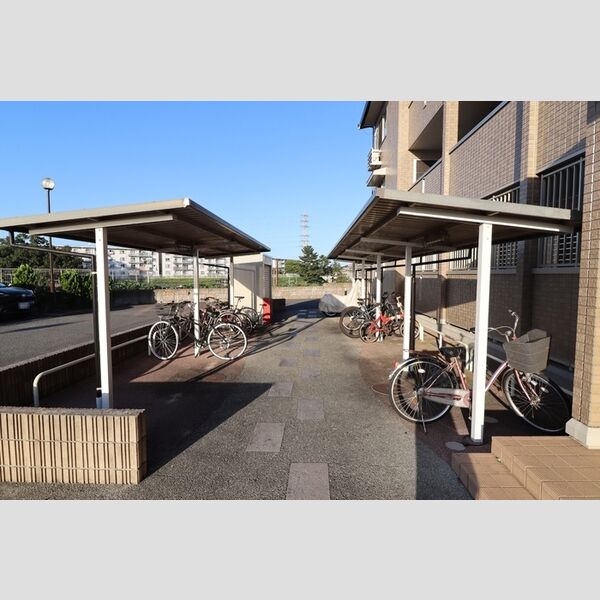 レジデンス・デュオ302号室 駐輪場