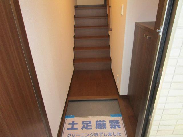 プリムヴェール2階 玄関