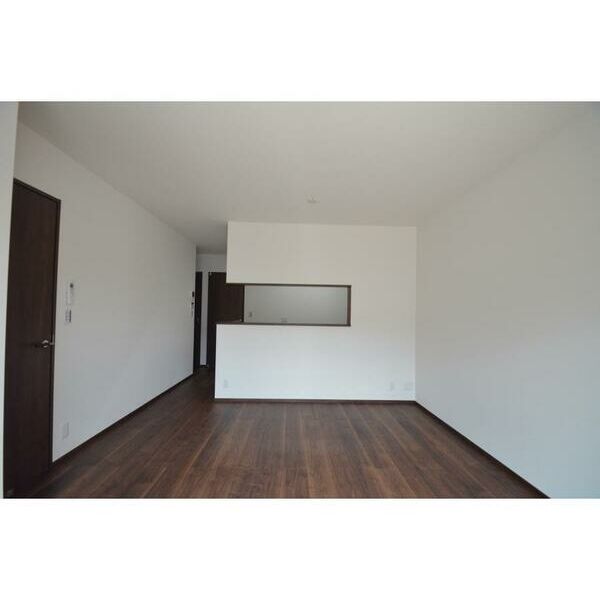 J　Wing　East/West リビング