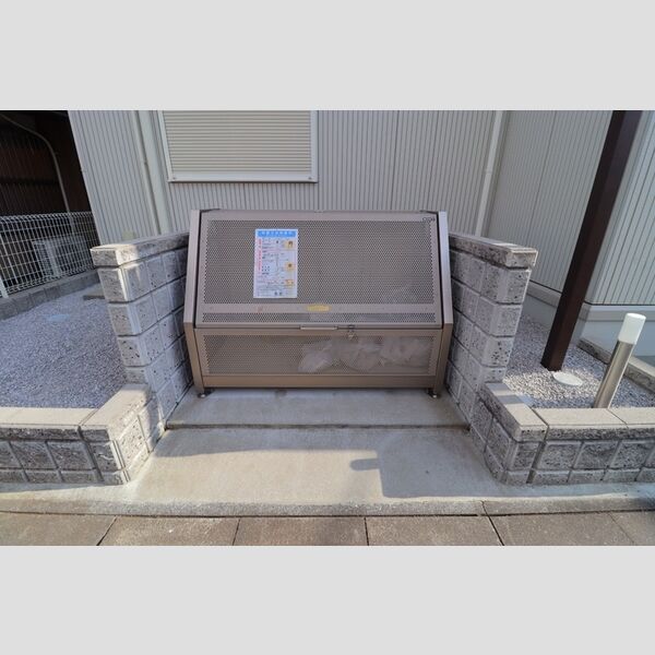 エクシー大宮 ゴミストッカー