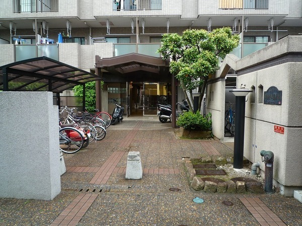 メイツ伊勢佐木長者町402号室 エントランス