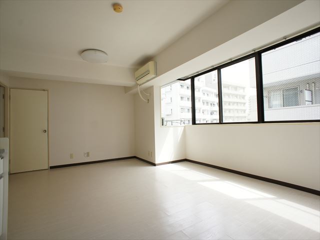 メゾン常磐松 リビングです