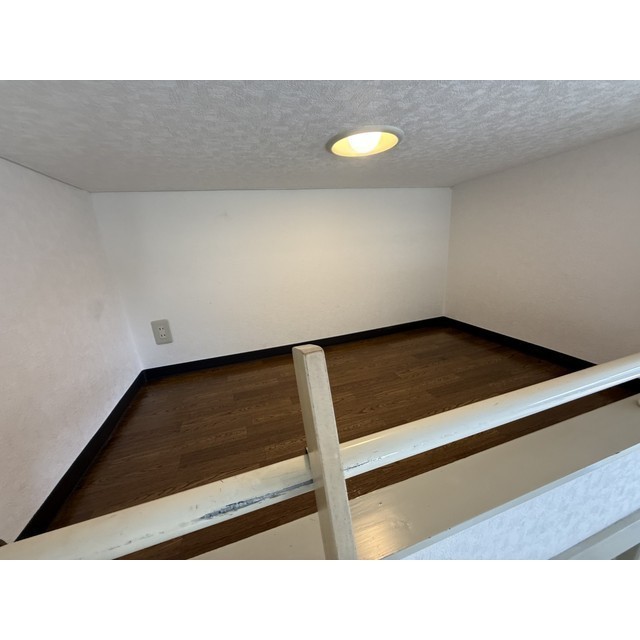 ローズアパートメント泉10番館101号室 内観