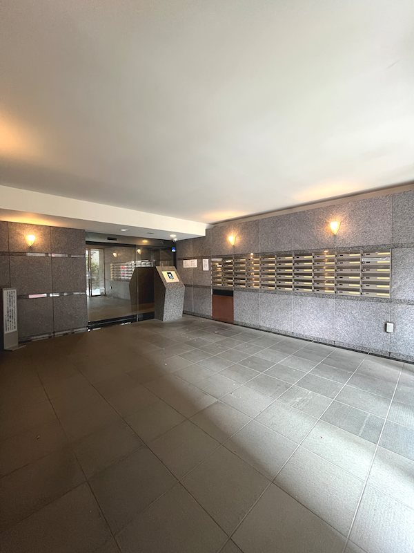 ルーブル蒲田参番館1階 エントランス