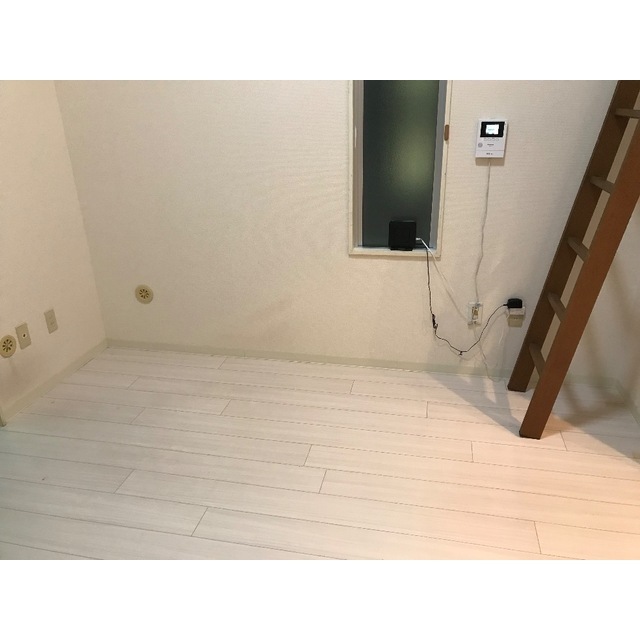 フローラルコートⅢ202号室 リビング