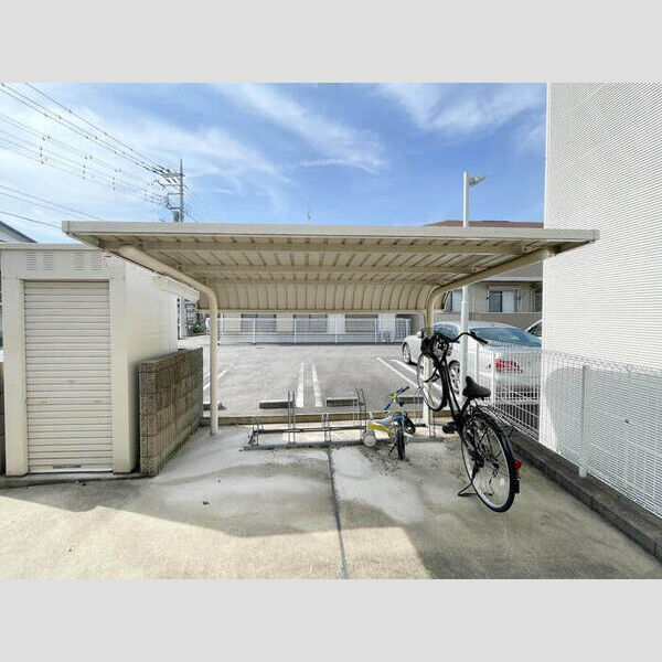 セジュール三橋　3 駐輪場