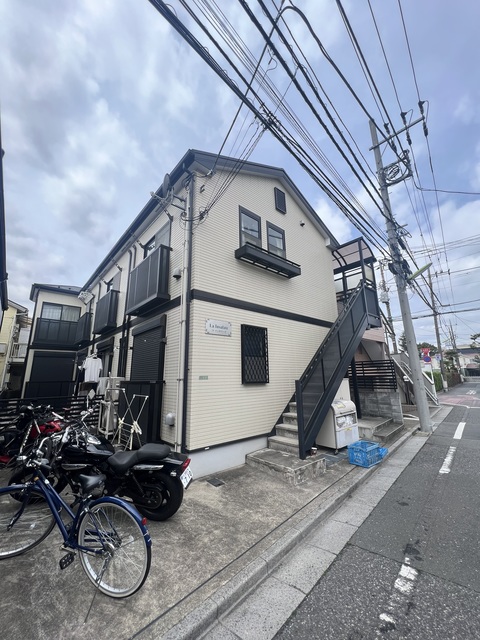 ラ・インサラーテ 外観