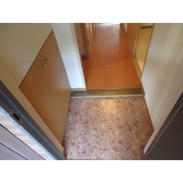 ロイヤルヒルズ浦和 玄関