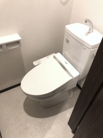 ベイルーム弘明寺Ⅱ203号室 トイレ