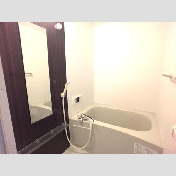 ソラシエスタ101号室 バス