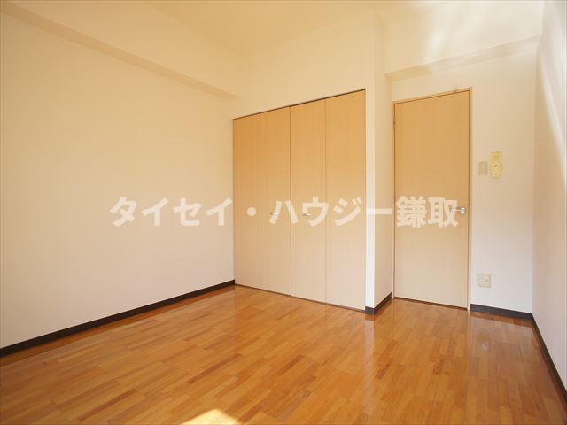 カムフォート登戸Ⅱ7A号室 7.8帖の洋室です