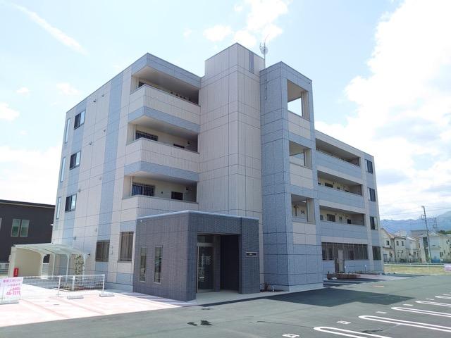 Ｕｎ　ｈｏｍｍｅ（アンノーム） 外観写真（昼）