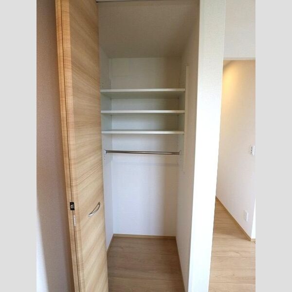 エメ　ドゥーズ301号室 収納