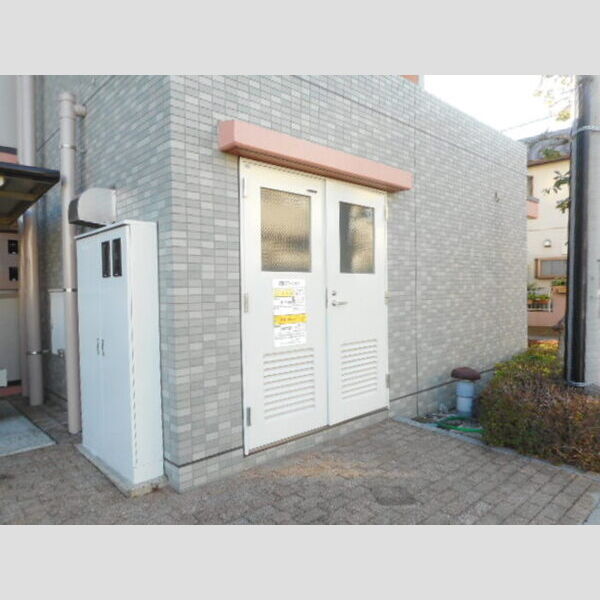 グレースコート法典104号室 入居者様専用ゴミ置き場