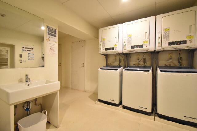 シェアス五反野5階 ランドリースペース