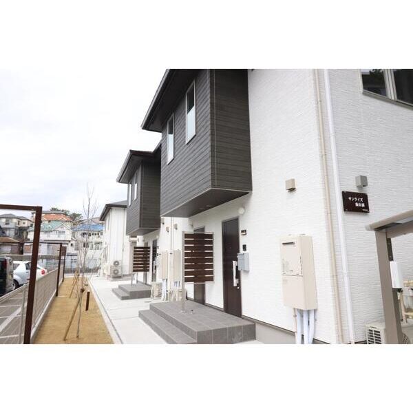 サンライズ飯山満 エントランス