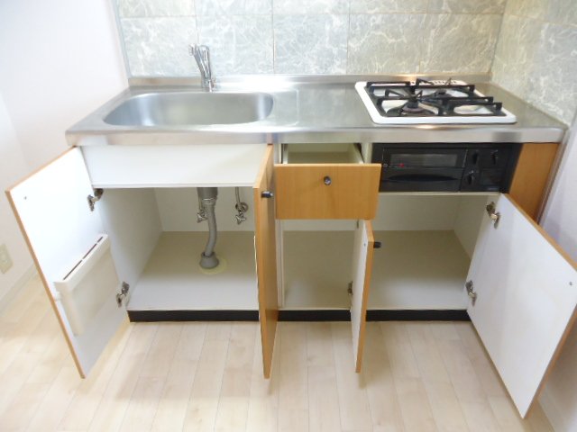 ヴィラ・マリアージュ101号室 キッチン