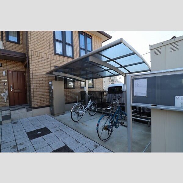 グレイス 駐輪場