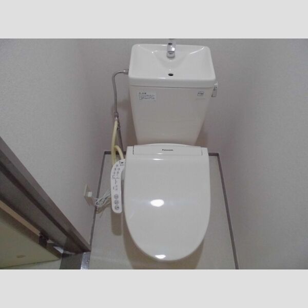 メゾン細田312号室 温水洗浄暖房便座