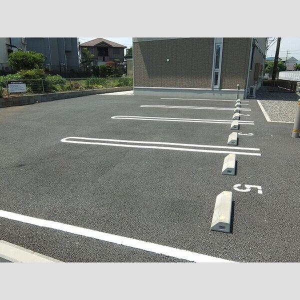 フォレスト葉山 駐車場
