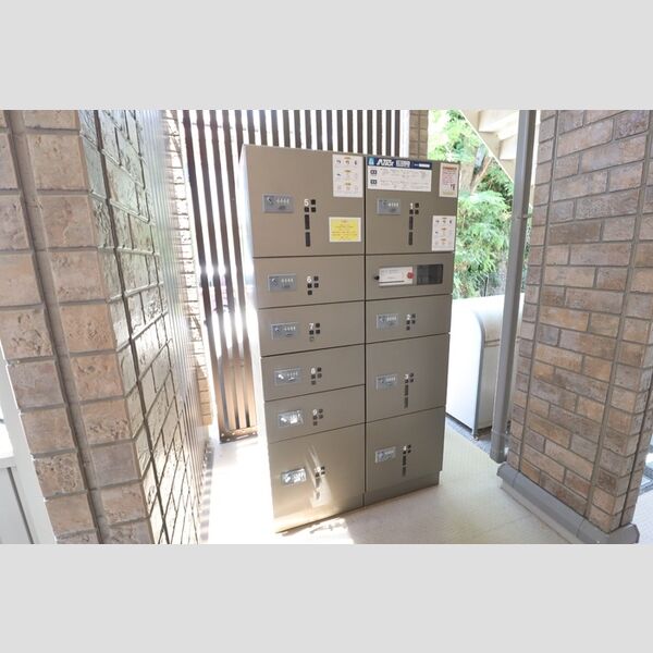 リトルアイランドⅡ206号室 宅配ボックス