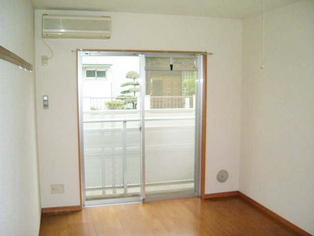 レオミノール明神町 居室1