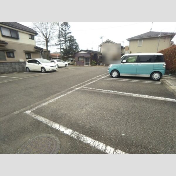 アスケット 駐車場