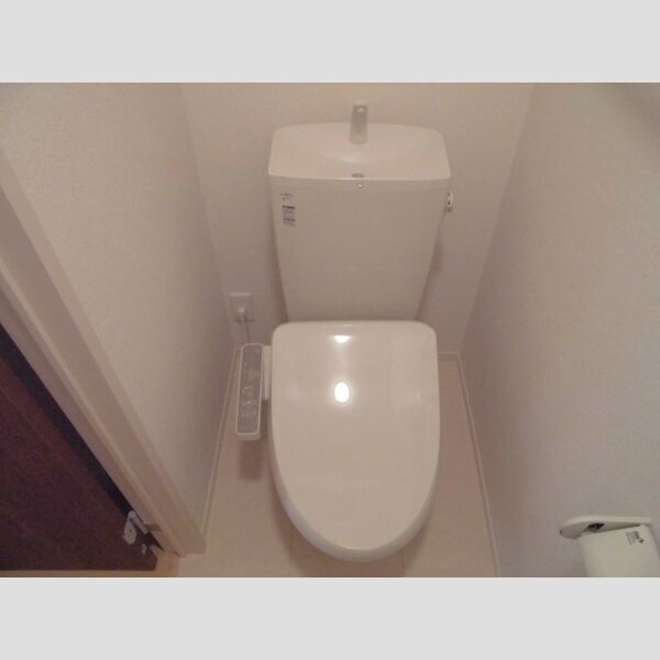 ソレイユM103号室 温水洗浄暖房便座