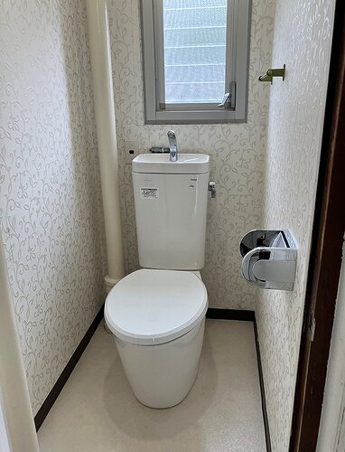 上郷西ケ谷団地壱〇号棟1階 トイレ