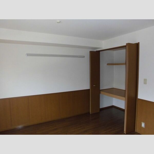 ヒルサイドコート　弐番館201号室 収納