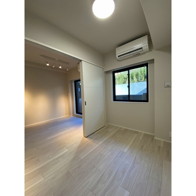 Ｌａ　Ｐｅｒｌａ　ＪｉｙｕｇａｏｋａⅡ001号室 内観