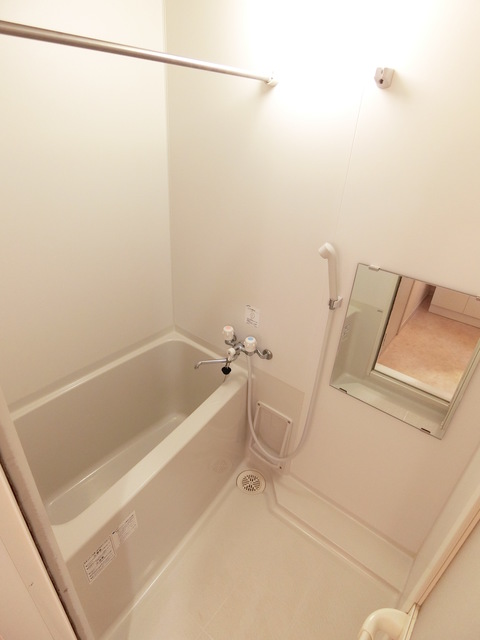 ハーミット高幡0202号室 お風呂