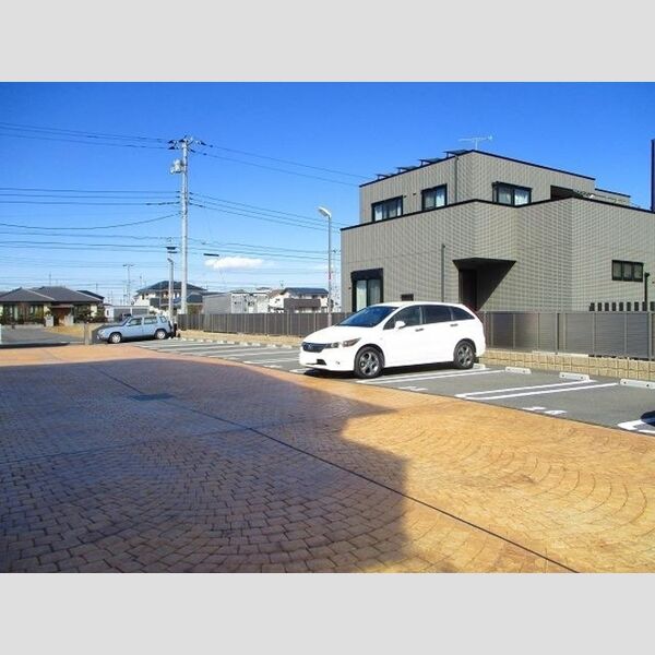 TIARA　Ⅱ 駐車場　チェーンゲート有り