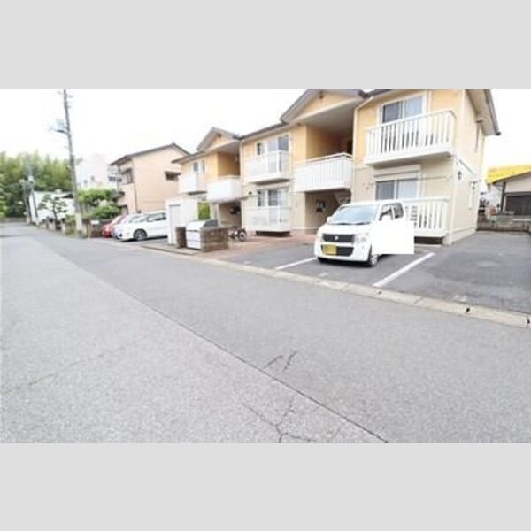 フォンティーヌ 駐車場