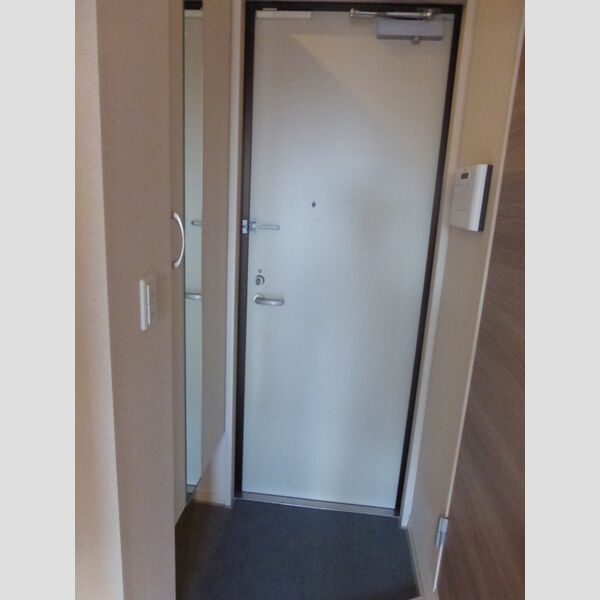 S.エテルネル 玄関