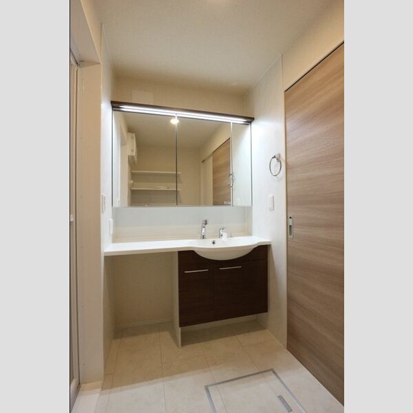 ジュモンターニュ201号室 洗髪洗面化粧台