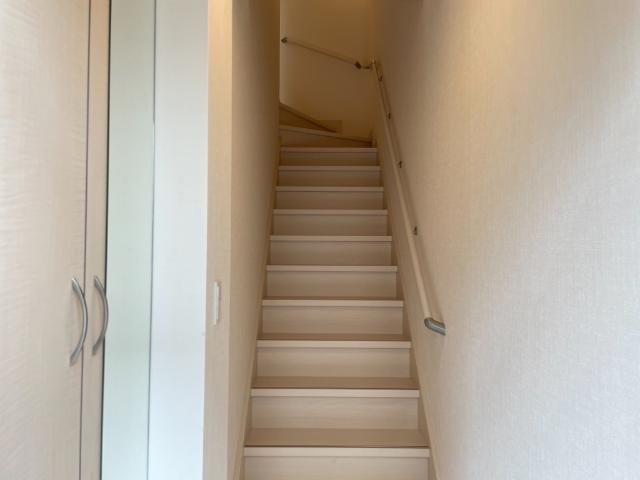 グラスコート明大前 階段
